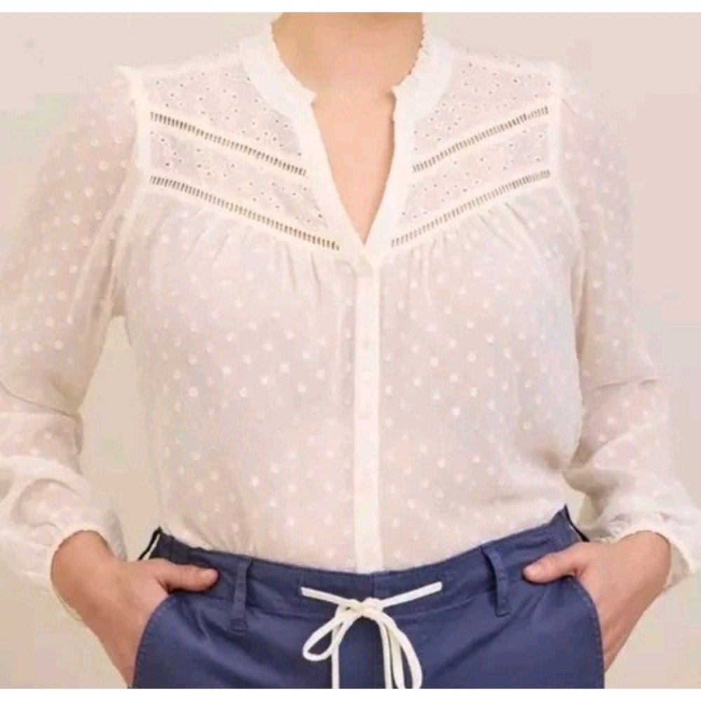 🩷Torrid Chiffon Clip Dot With Contrasting Eyelet Top Ivory  Size 5💜